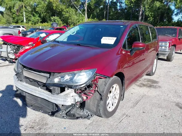 2C4RC1DG7HR609065 2017 CHRYSLER PACIFICA - Image 2