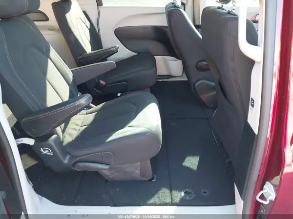2C4RC1DG7HR609065 2017 CHRYSLER PACIFICA - Image 8