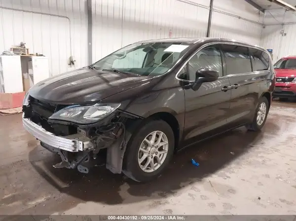 2C4RC1DG7HR695171 2017 CHRYSLER PACIFICA - Image 2