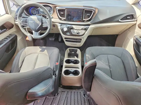 2C4RC1DG7HR703592 2017 CHRYSLER PACIFICA - Image 8