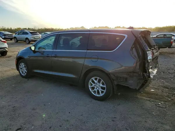 2C4RC1DG7HR720117 2017 CHRYSLER PACIFICA - Image 2