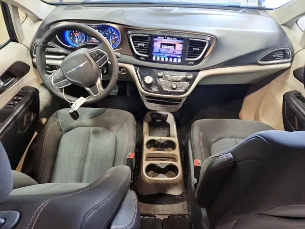 2C4RC1DG7HR812683 2017 CHRYSLER PACIFICA - Image 8