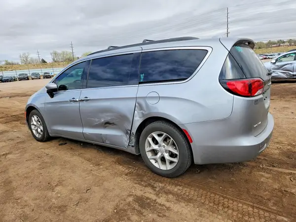 2C4RC1DG7JR305563 2018 CHRYSLER PACIFICA - Image 2