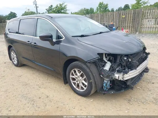 2C4RC1DG8HR502333 2017 CHRYSLER PACIFICA - Image 1