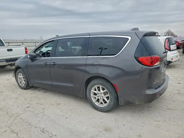 2C4RC1DG8HR506947 2017 CHRYSLER PACIFICA - Image 2