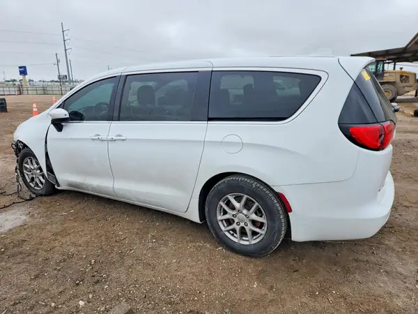 2C4RC1DG8HR517804 2017 CHRYSLER PACIFICA - Image 2