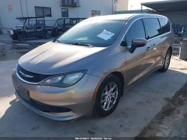 2C4RC1DG8HR544288 2017 CHRYSLER PACIFICA - Image 2