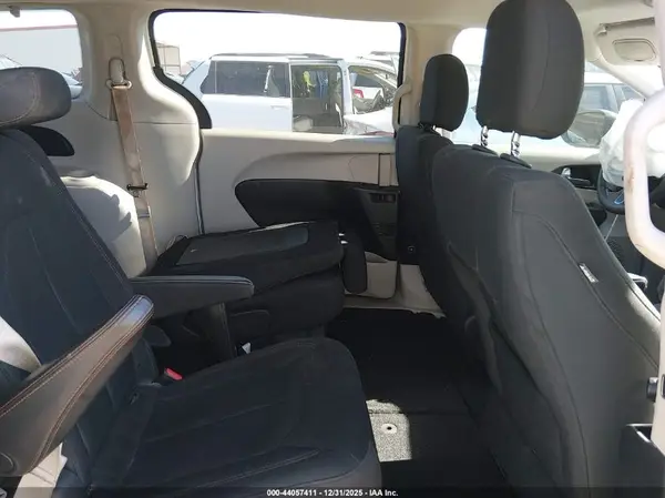 2C4RC1DG8HR551368 2017 CHRYSLER PACIFICA - Image 8