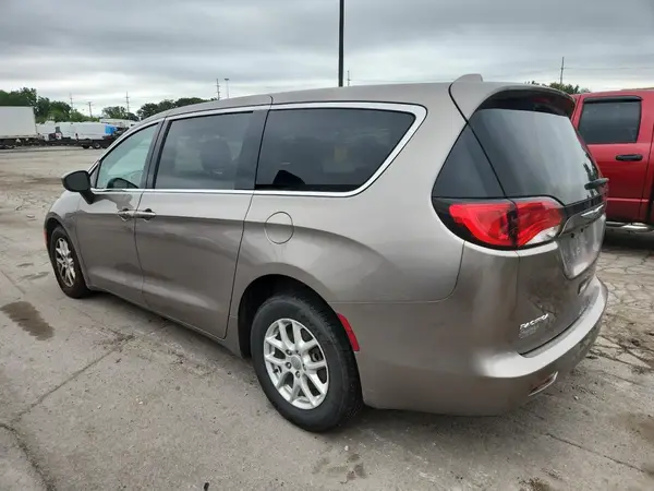 2C4RC1DG8HR577890 2017 CHRYSLER PACIFICA - Image 2