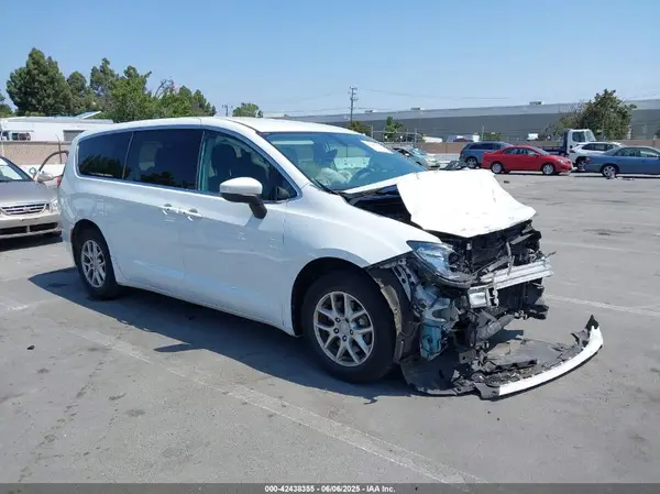 2C4RC1DG8HR585603 2017 CHRYSLER PACIFICA - Image 1
