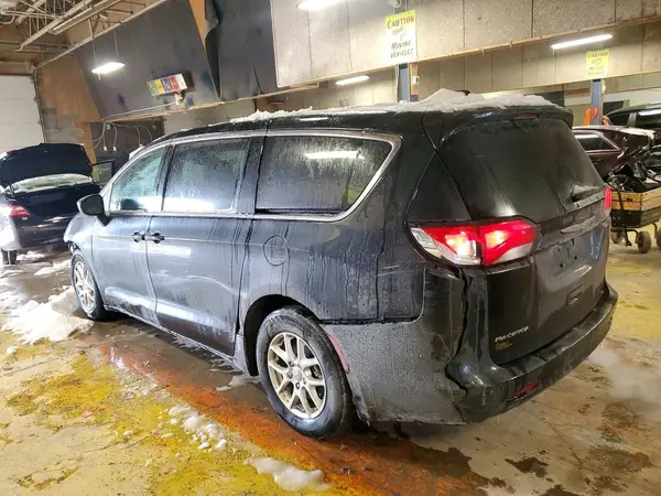 2C4RC1DG8HR593104 2017 CHRYSLER PACIFICA - Image 2