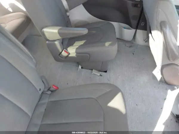 2C4RC1DG8HR608975 2017 CHRYSLER PACIFICA - Image 8
