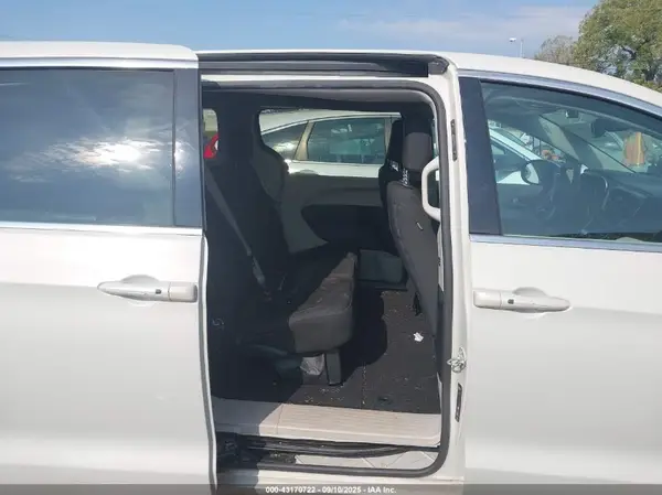2C4RC1DG8HR609219 2017 CHRYSLER PACIFICA - Image 8