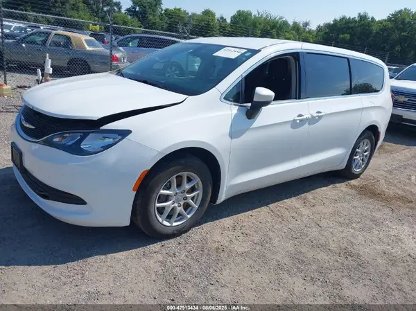 2C4RC1DG8HR611424 2017 CHRYSLER PACIFICA - Image 2