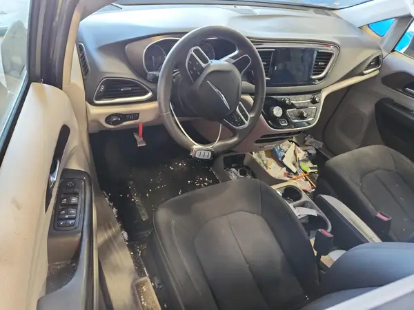 2C4RC1DG8HR611486 2017 CHRYSLER PACIFICA - Image 8