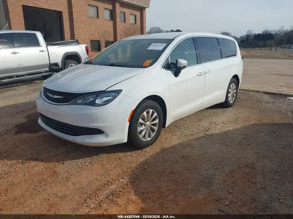 2C4RC1DG8HR676712 2017 CHRYSLER PACIFICA - Image 2