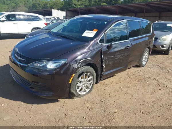 2C4RC1DG8HR704816 2017 CHRYSLER PACIFICA - Image 2