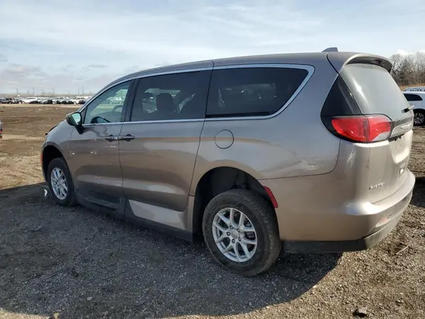 2C4RC1DG8HR712043 2017 CHRYSLER PACIFICA - Image 2