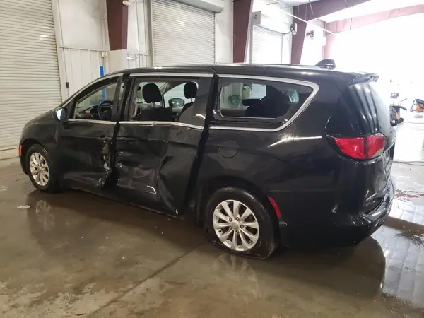 2C4RC1DG8HR723589 2017 CHRYSLER PACIFICA - Image 2