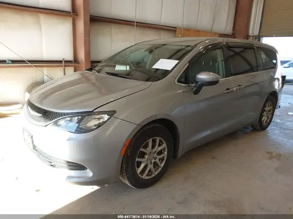 2C4RC1DG8HR743471 2017 CHRYSLER PACIFICA - Image 2
