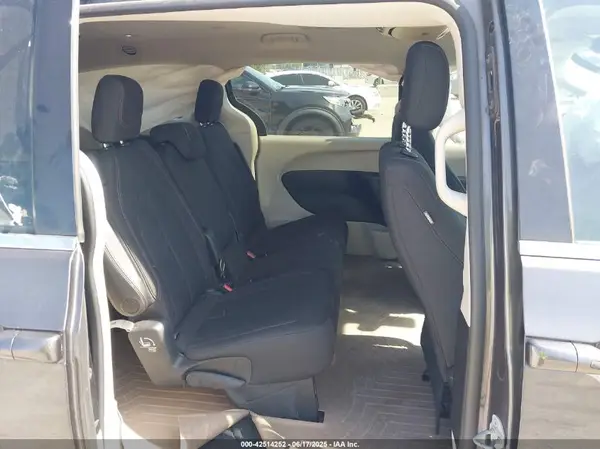 2C4RC1DG8HR796784 2017 CHRYSLER PACIFICA - Image 8