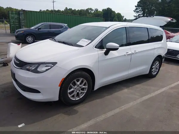 2C4RC1DG8HR831176 2017 CHRYSLER PACIFICA - Image 2