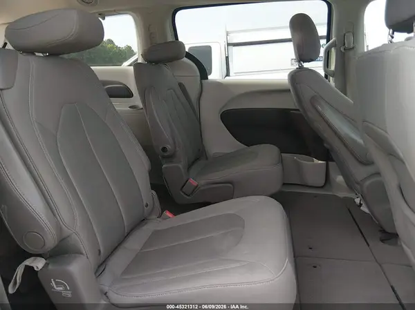 2C4RC1DG8HR831176 2017 CHRYSLER PACIFICA - Image 8