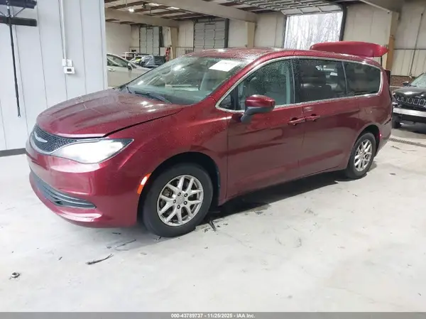 2C4RC1DG8HR833624 2017 CHRYSLER PACIFICA - Image 2