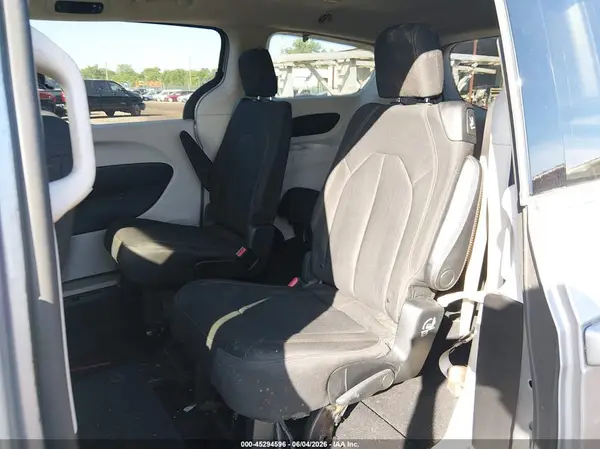 2C4RC1DG9HR508030 2017 CHRYSLER PACIFICA - Image 8