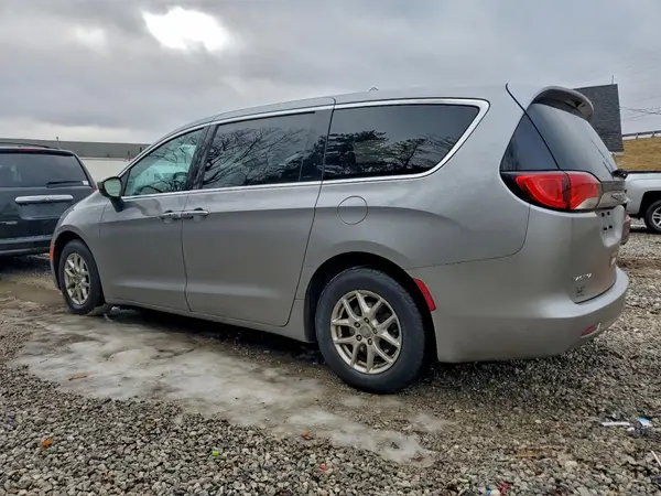 2C4RC1DG9HR515785 2017 CHRYSLER PACIFICA - Image 2