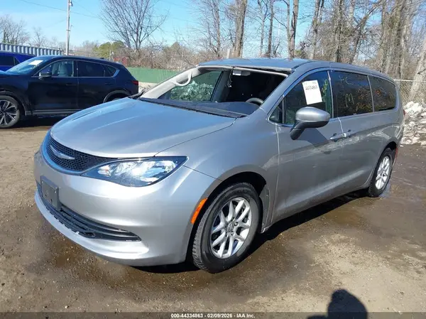 2C4RC1DG9HR516533 2017 CHRYSLER PACIFICA - Image 2