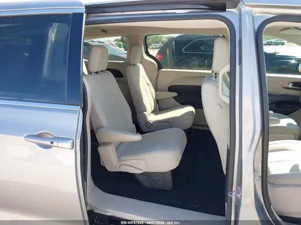 2C4RC1DG9HR517858 2017 CHRYSLER PACIFICA - Image 8
