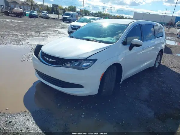 2C4RC1DG9HR518976 2017 CHRYSLER PACIFICA - Image 2