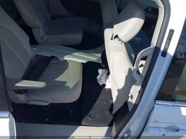 2C4RC1DG9HR518976 2017 CHRYSLER PACIFICA - Image 8