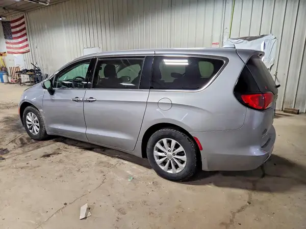 2C4RC1DG9HR522395 2017 CHRYSLER PACIFICA - Image 2