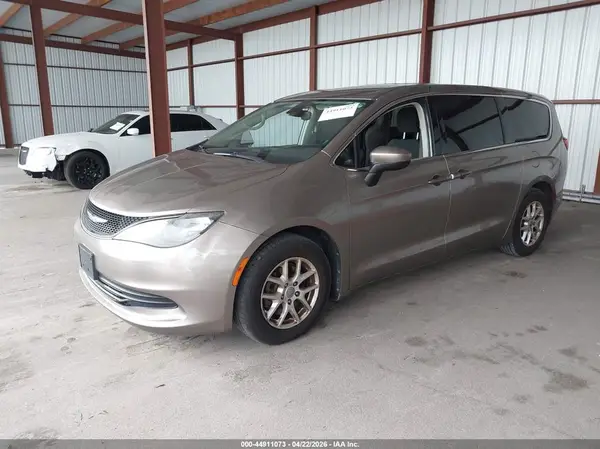2C4RC1DG9HR536202 2017 CHRYSLER PACIFICA - Image 2