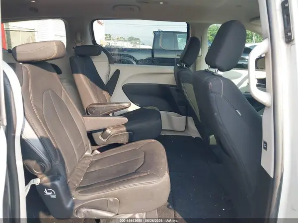 2C4RC1DG9HR633593 2017 CHRYSLER PACIFICA - Image 8