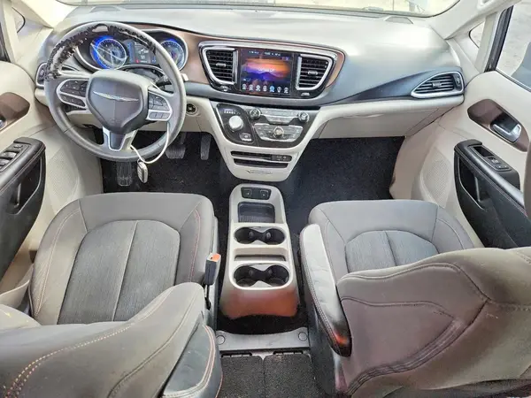 2C4RC1DG9HR675729 2017 CHRYSLER PACIFICA - Image 8
