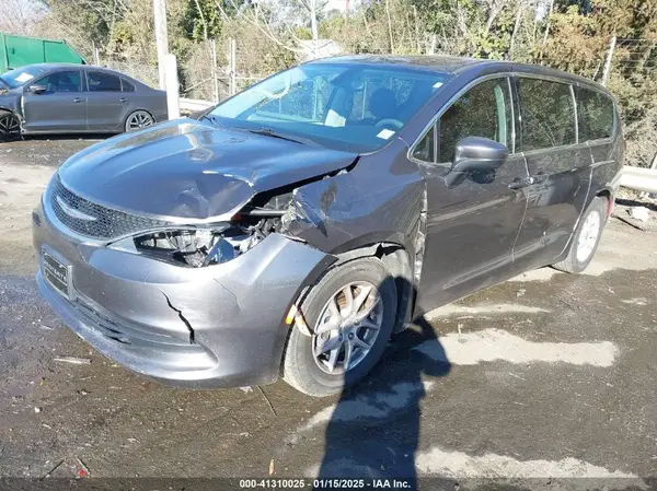 2C4RC1DG9HR721558 2017 CHRYSLER PACIFICA - Image 2
