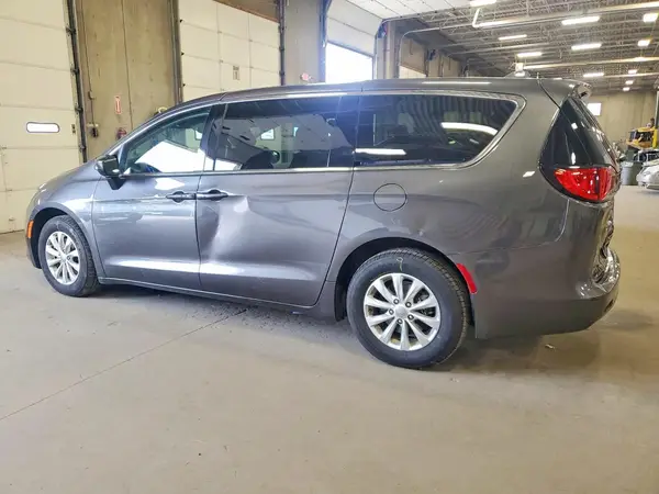 2C4RC1DG9HR725688 2017 CHRYSLER PACIFICA - Image 2