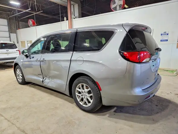 2C4RC1DG9HR741602 2017 CHRYSLER PACIFICA - Image 2
