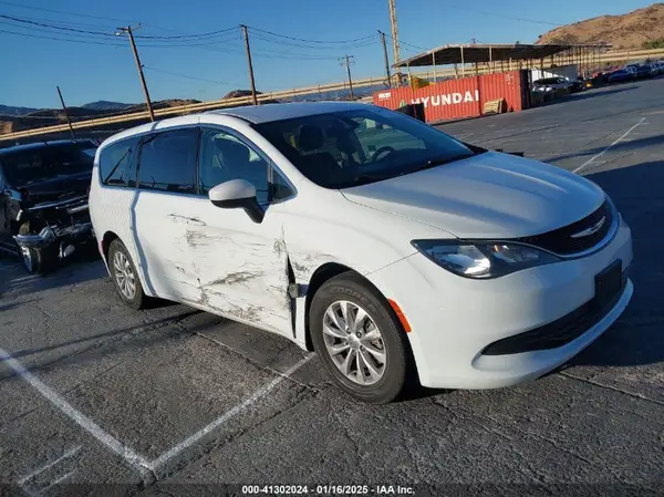 2C4RC1DG9HR771019 2017 CHRYSLER PACIFICA - Image 1