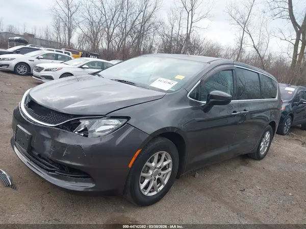 2C4RC1DG9HR778889 2017 CHRYSLER PACIFICA - Image 2