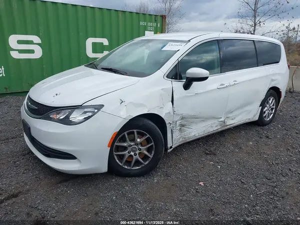 2C4RC1DG9HR832742 2017 CHRYSLER PACIFICA - Image 2