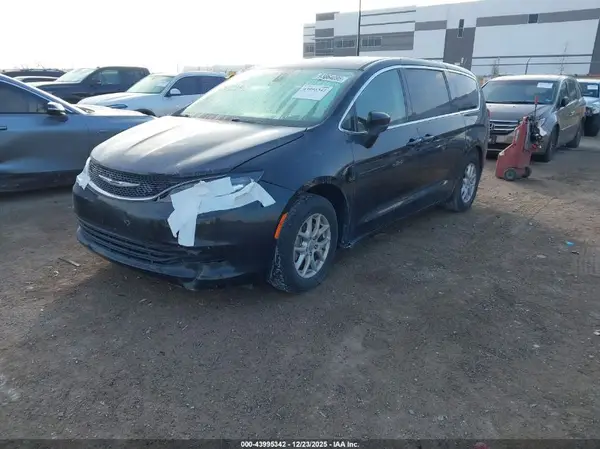 2C4RC1DG9JR130345 2018 CHRYSLER PACIFICA - Image 2