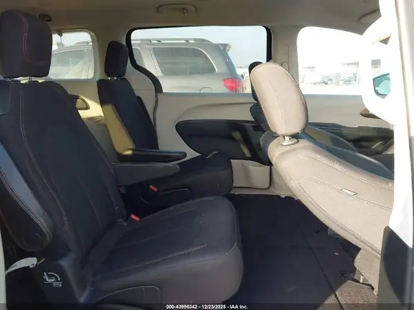 2C4RC1DG9JR130345 2018 CHRYSLER PACIFICA - Image 8