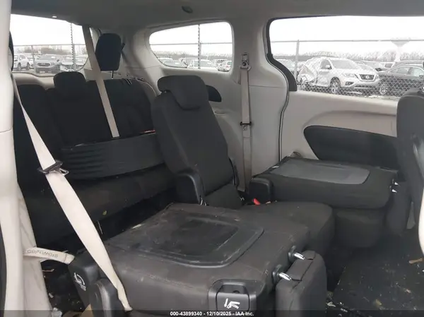 2C4RC1DG9JR305578 2018 CHRYSLER PACIFICA - Image 8