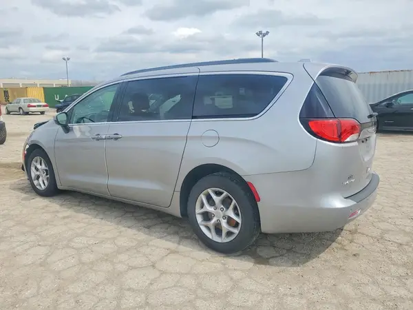2C4RC1DG9JR309470 2018 CHRYSLER PACIFICA - Image 2
