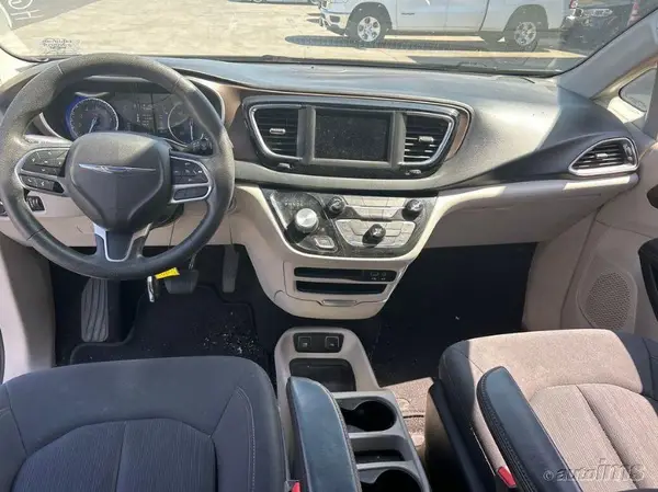 2C4RC1DG9KR556134 2019 CHRYSLER PACIFICA - Image 2
