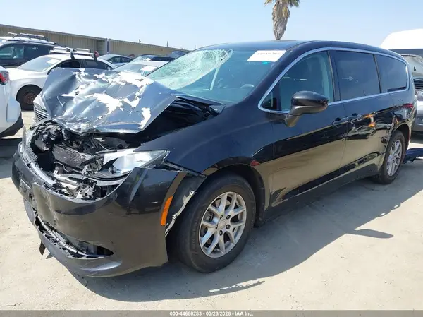 2C4RC1DGXHR501958 2017 CHRYSLER PACIFICA - Image 2